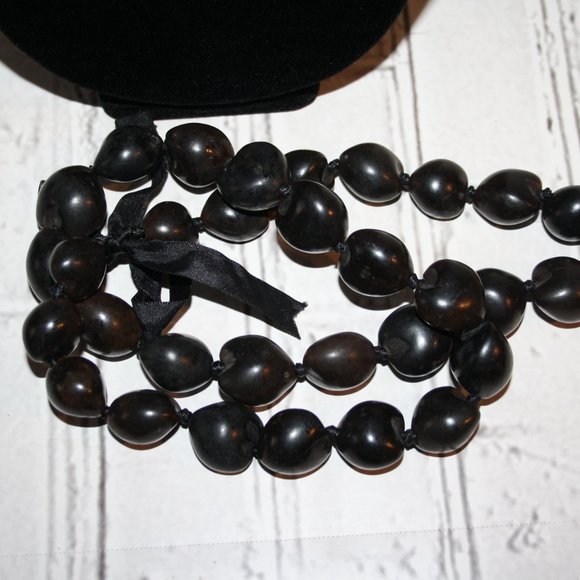 Beautiful deep dark brown Kukui nut necklace 32" with Ribbon - Picture 2 of 4